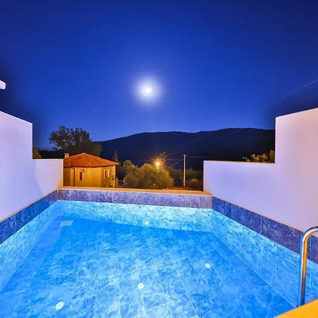 Nouba Villa *